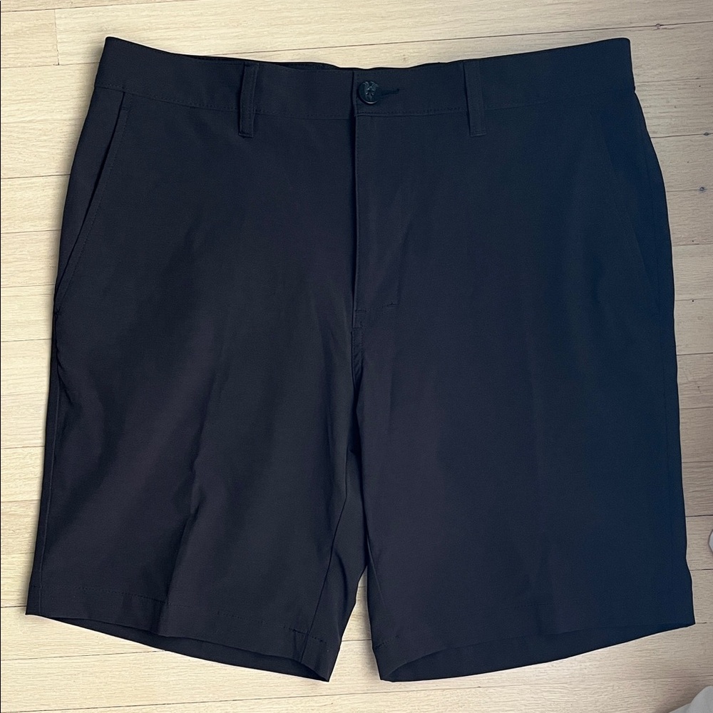 V - Men's Black Lightweight Golf or Tennis Style Casual Shorts